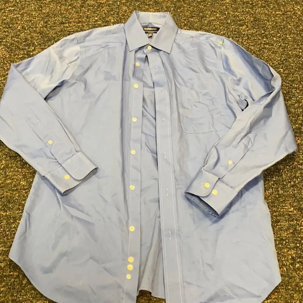 Croft & Barrow Blue button down shirt sz. 15 1/2